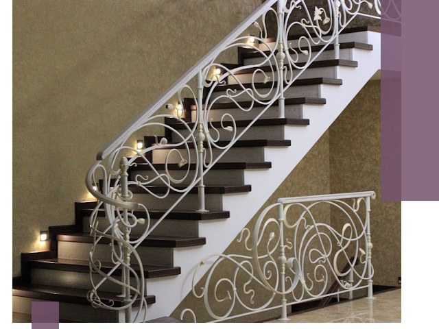 Кованые лестницы под ключ в Северске — изготовление и монтаж