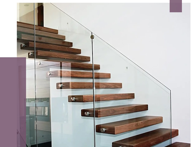 Стеклянные перила для лестницы в Северске от 15073 руб.