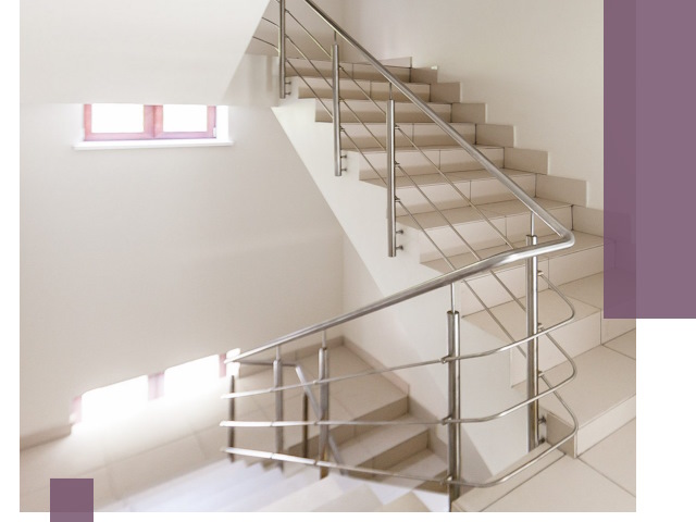 Установка и замена перил в подъезде в Северске