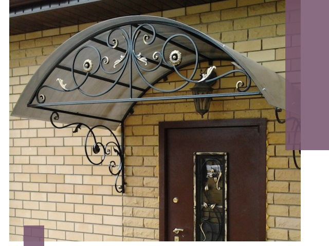 Изготовление козырьков из металла под ключ в Северске