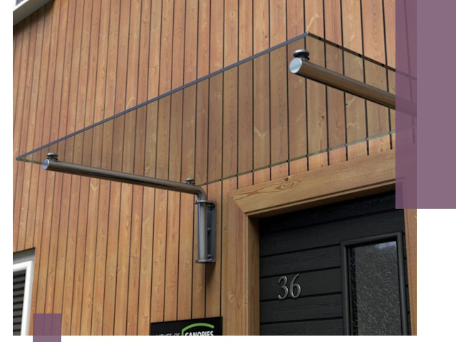 Стеклянные козырьки на входы и фасады в Северске