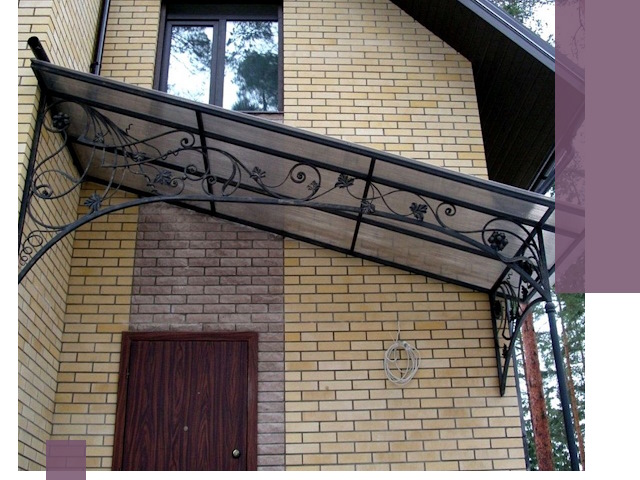 Односкатные козырьки из металла под ключ в Северске