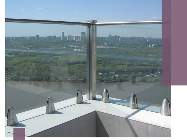 Стеклянные парапеты премиум класса в Северске для домов и бизнесов